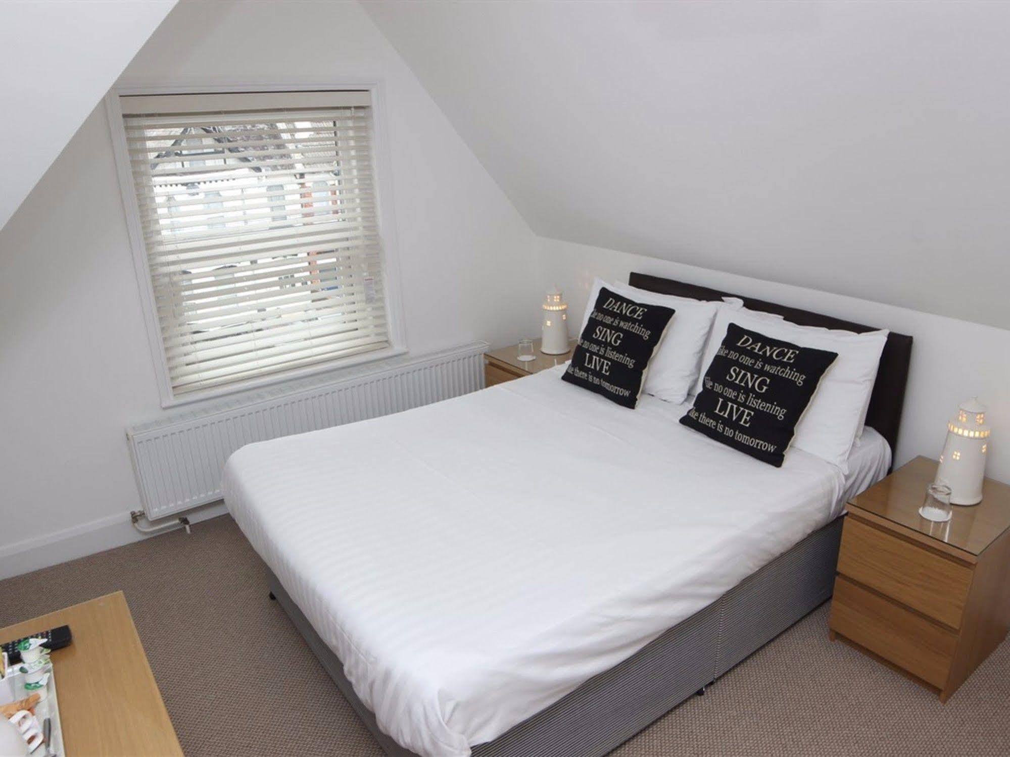 Bed and Breakfast The Westby Bournemouth Esterno foto